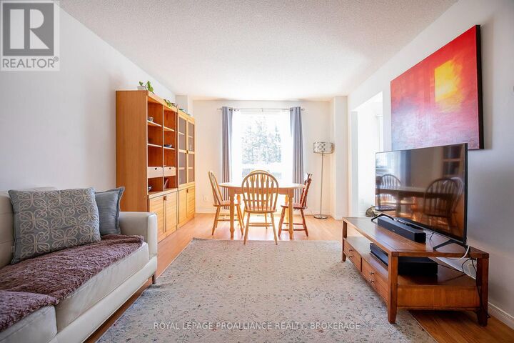 Property Photo:  1258 Brackenwood Crescent  ON K7P 2W1 