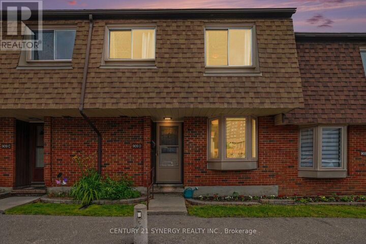 Property Photo: 909D Elmsmere Road ON K1J 8G4