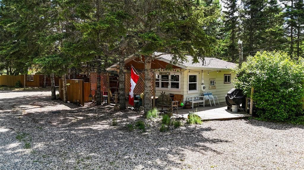 Property Photo: 80 Timothy Road MB R0J 1N0