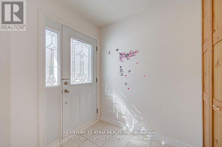 Property Photo: 154 Freshmeadow Drive ON M2H 2R1