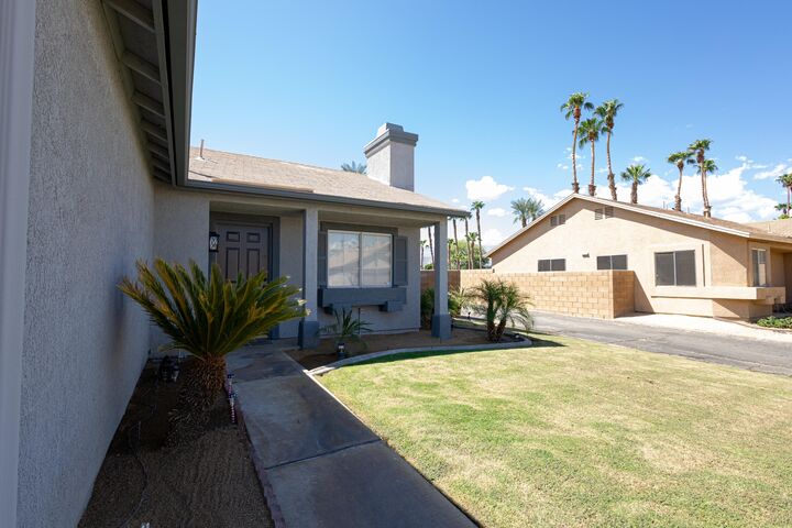 Property Photo:  47800 Madison Street 37  CA 92201 