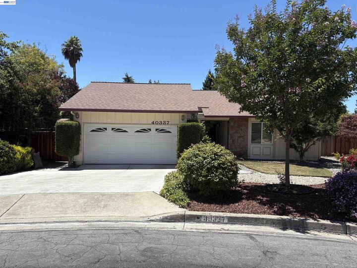 Property Photo: 40337 Loro Pl CA 94539