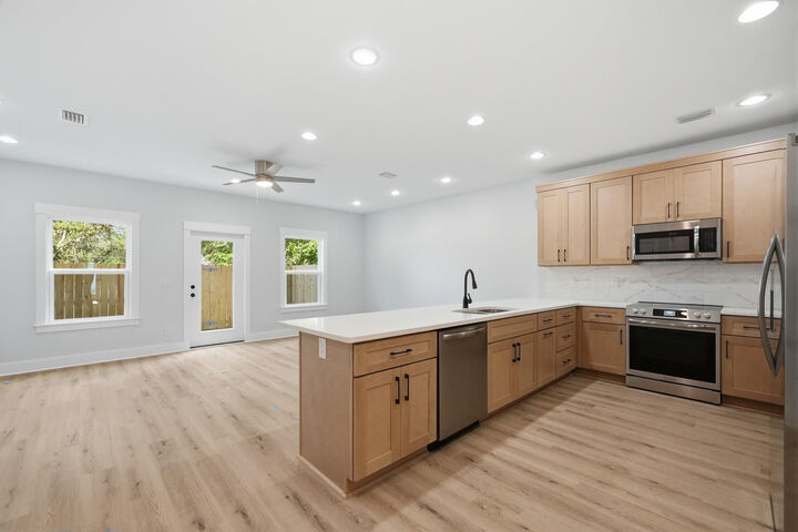 Property Photo:  704 Ferguson Drive 8  FL 32547 
