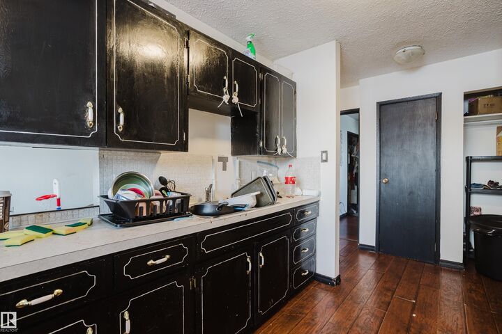 Property Photo: 3917/3919 54 Street AB T9A 1S6