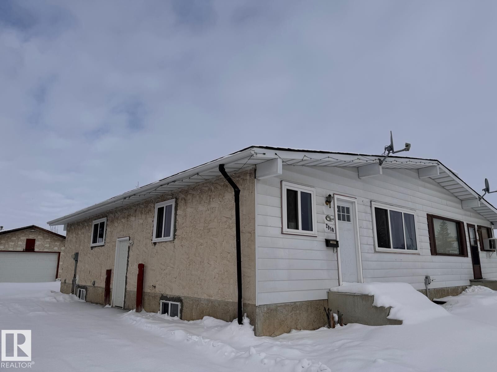 Property Photo: 2910 132A Avenue NW AB T5A 2Z3