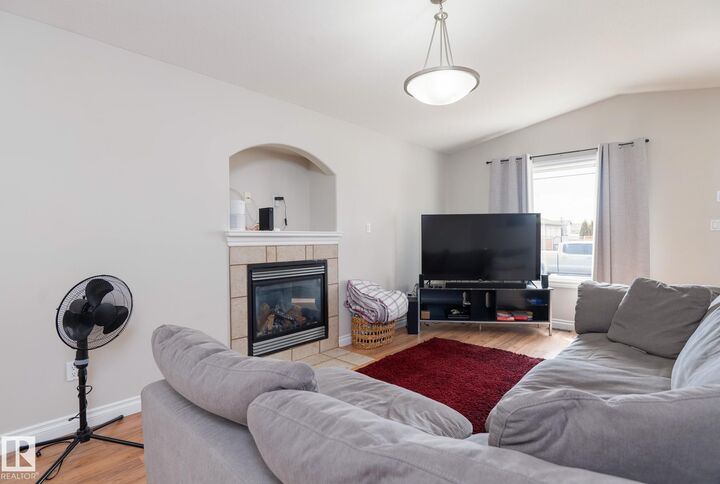 Property Photo: 2620 Lake Avenue AB T9M 0A1