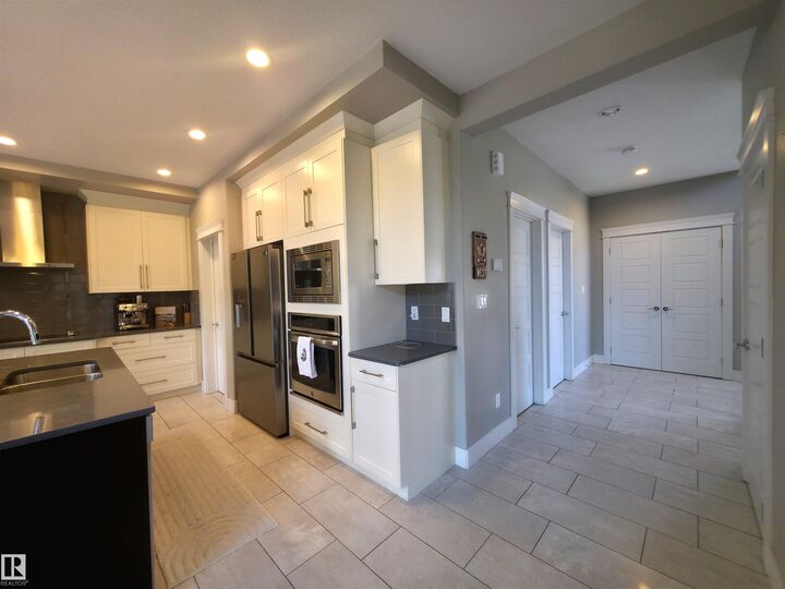 Property Photo: 1 Hemlock Close AB T8L 0V9