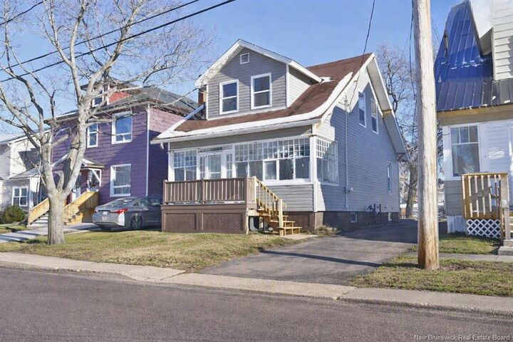 15 Lockhart Avenue — photo 1