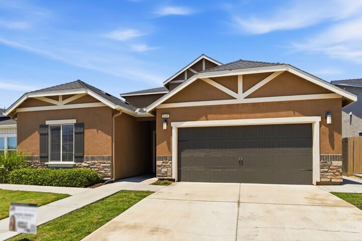 Property Photo: 5438 W Floradora Avenue CA 93722
