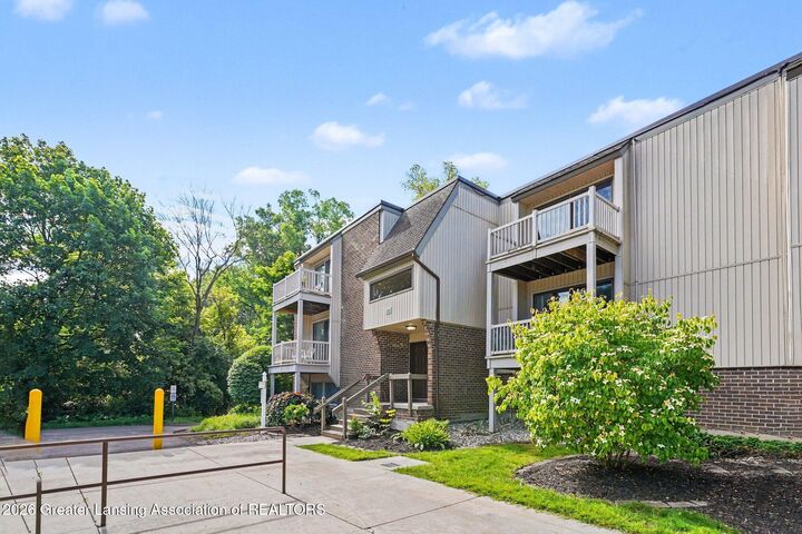 Property Photo: 523 Bainbridge Drive MI 48823