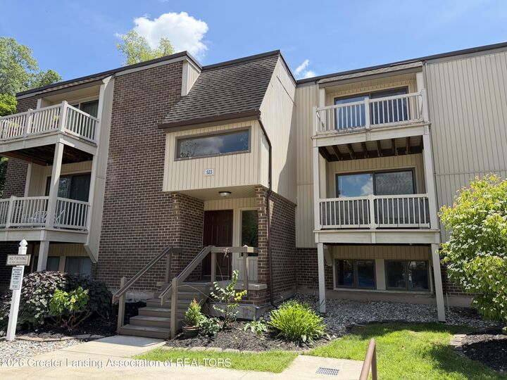 Property Photo: 523 Bainbridge Drive MI 48823