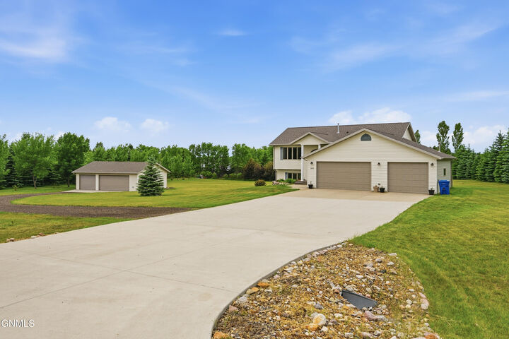 Property Photo: 7020 Endicott Drive ND 58503