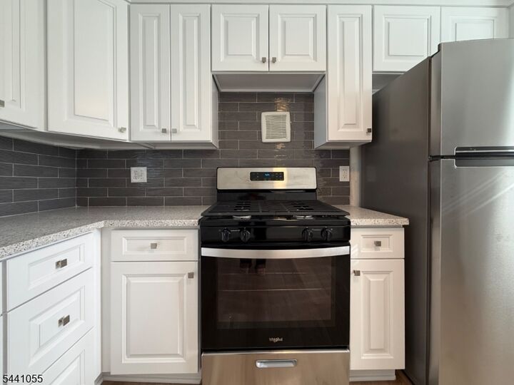 Property Photo:  73 Park Ave 2  NJ 07940 