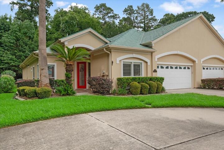 Property Photo: 185 W Palm Boulevard TX 77356