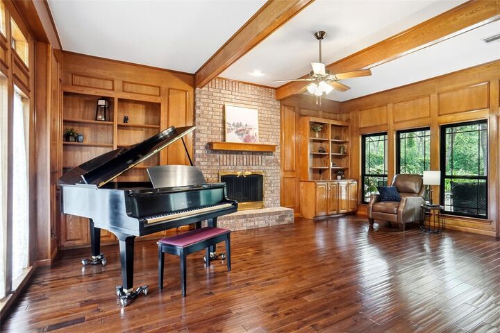 Property Photo:  1355 Melody Lane  TX 76262 