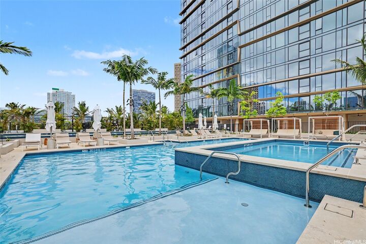 Property Photo:  333 Ward Avenue 3915  HI 96814 