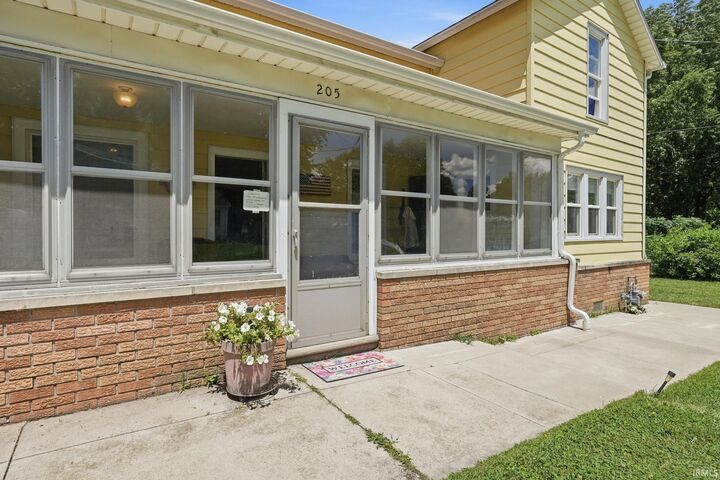 Property Photo: 205 E Spring Street IN 46524-9412