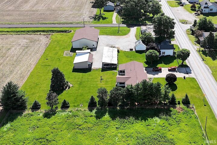 Property Photo:  2960 E 600 S  IN 46792 