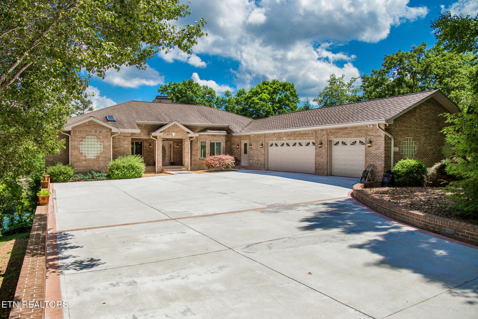 Property Photo:  12 Brixton Lane  TN 38558 
