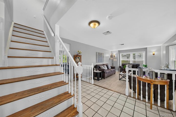Property Photo:  4 Shaker Court  NY 12553 