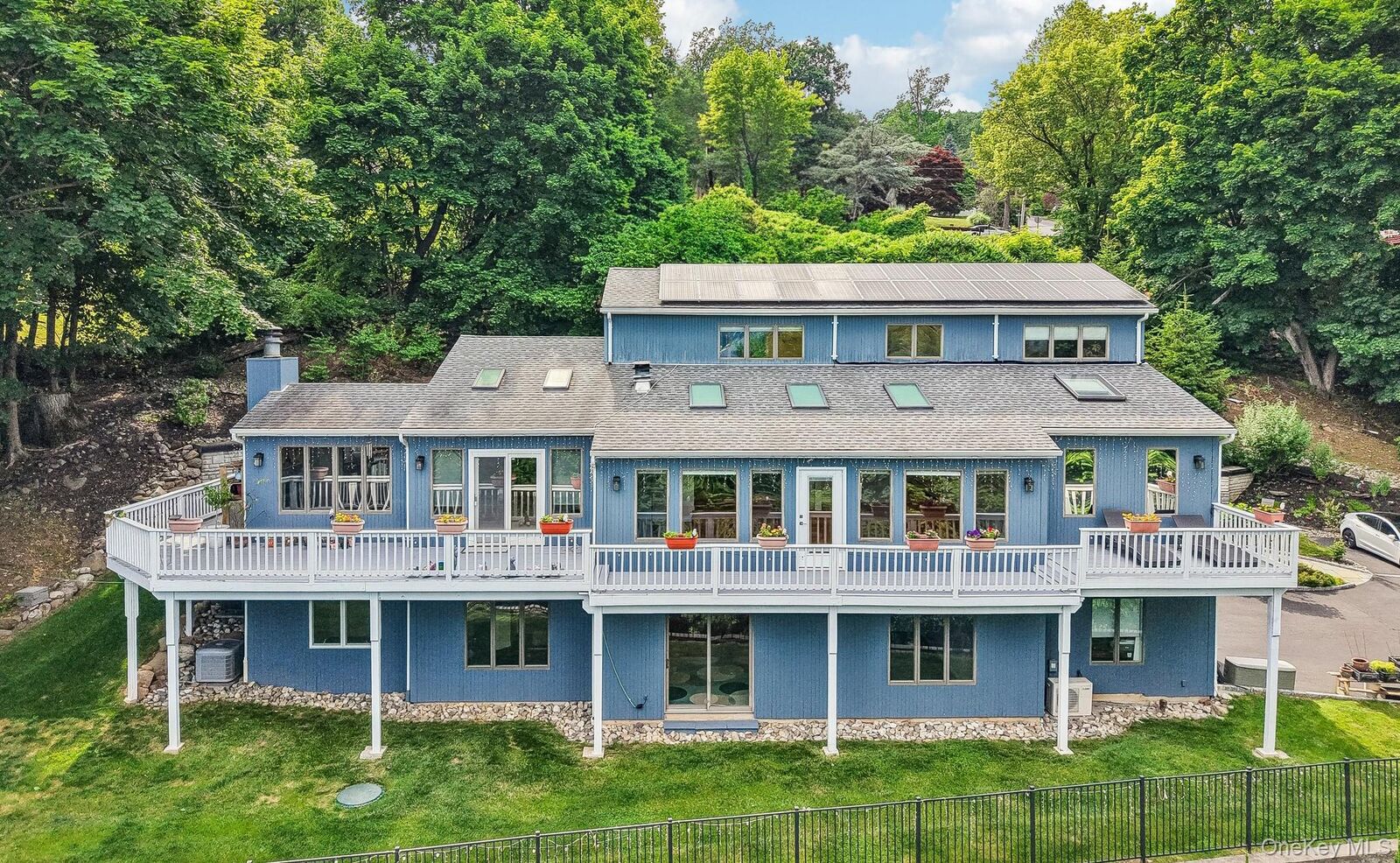 Property Photo:  1150 Route 9W S  NY 10960 