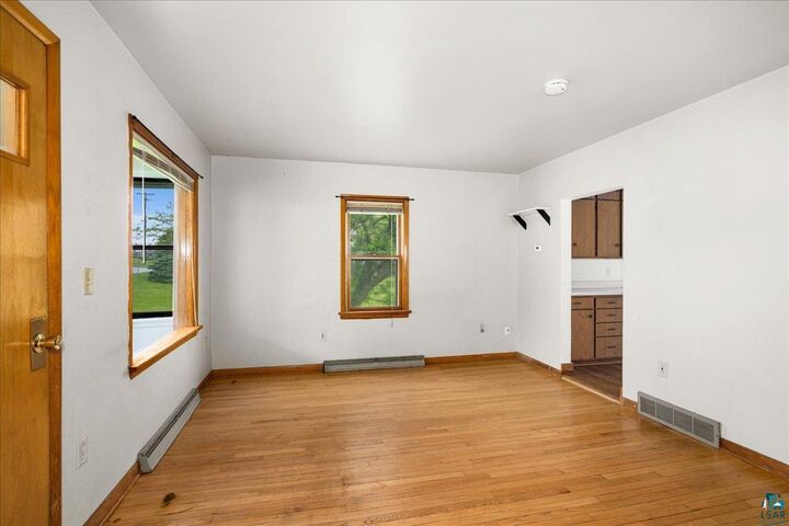 Property Photo:  424 E Upham Rd  MN 55811 