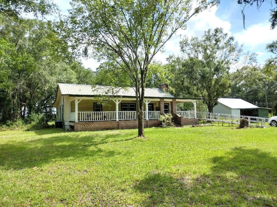 Property Photo: 9983 W Highway 100 FL 32110