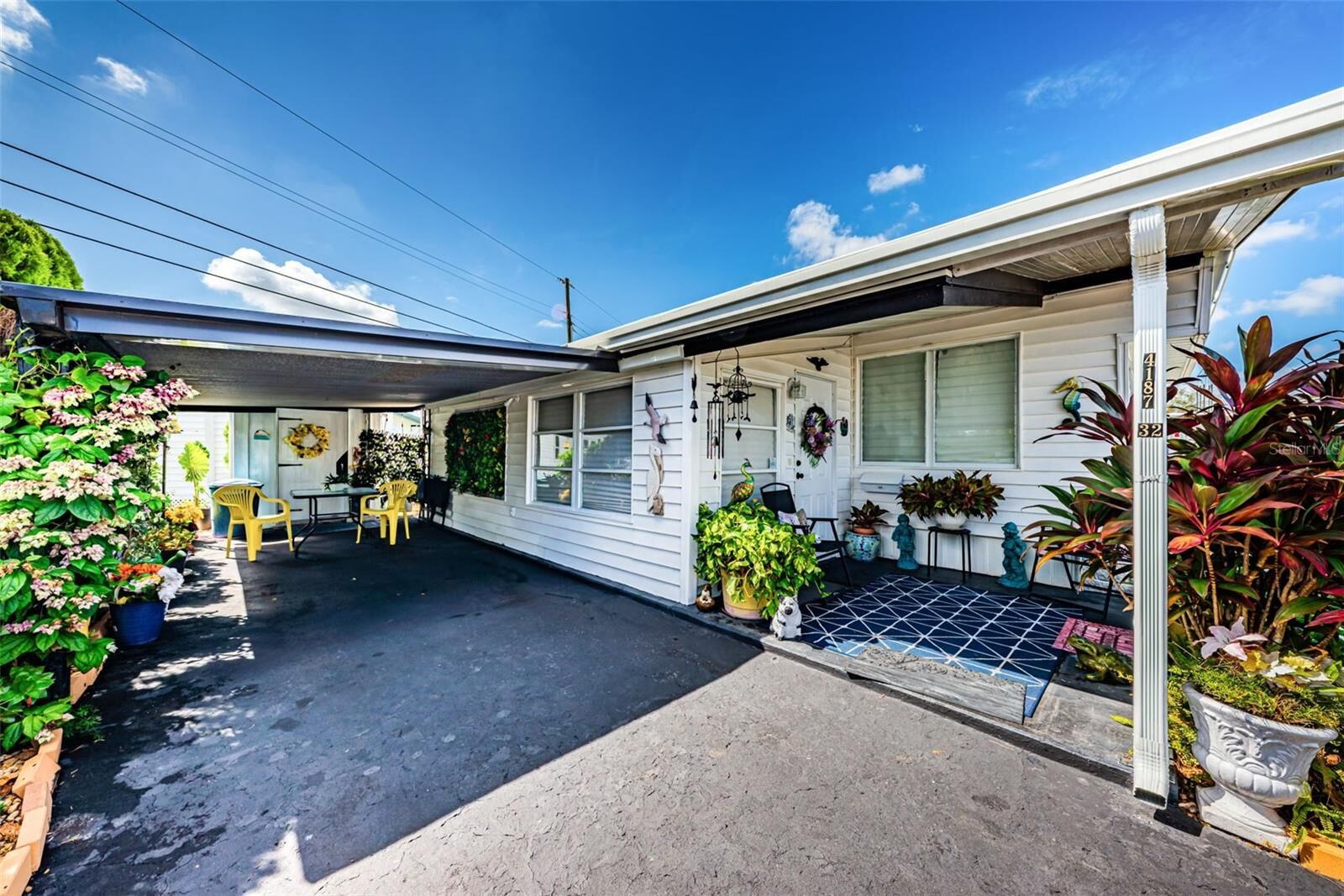 Property Photo:  4187 72nd Street N 32  FL 33709 