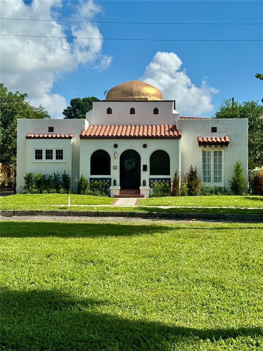 Property Photo: 115 23rd Avenue NE FL 33704