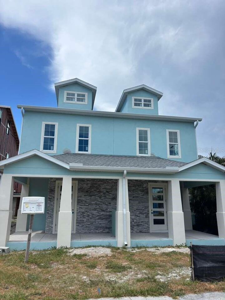 Property Photo: 1 1st Avenue N FL 33710