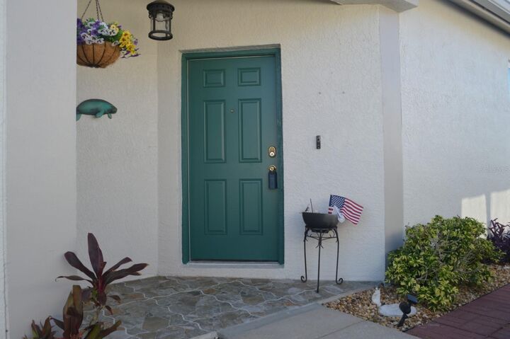 Property Photo:  1926 Sassafras Drive  FL 33543 