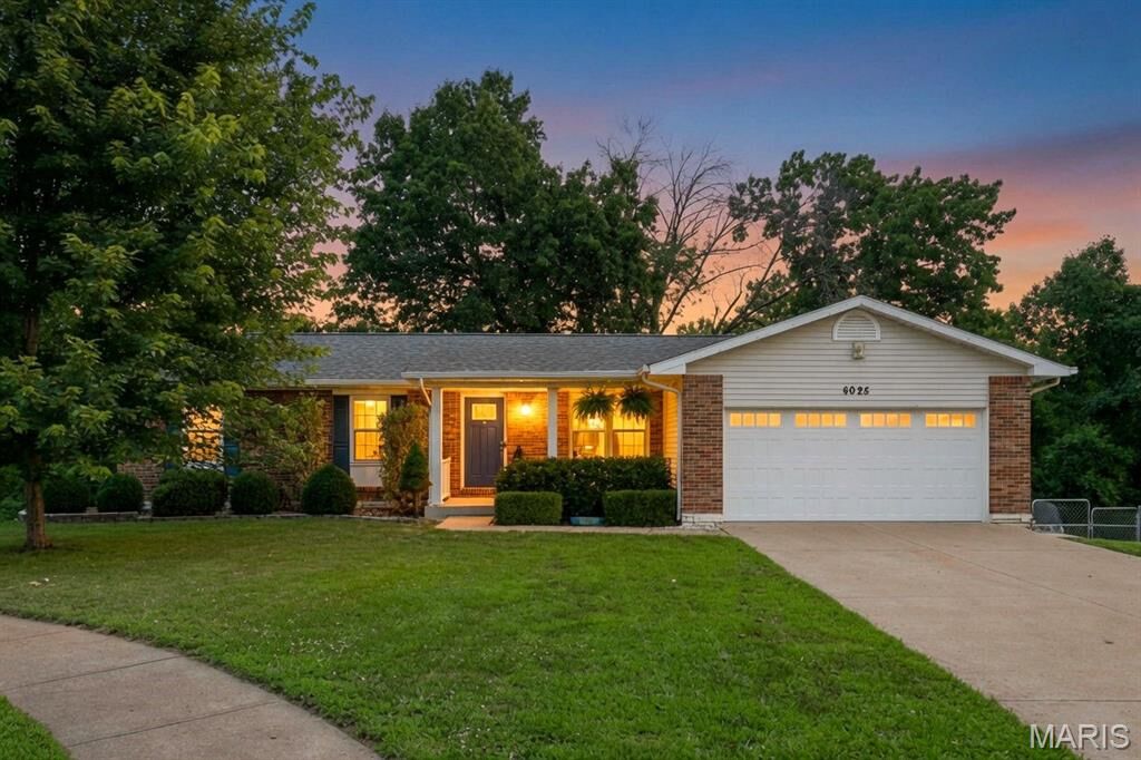 Property Photo: 6025 Westminster Court MO 63052