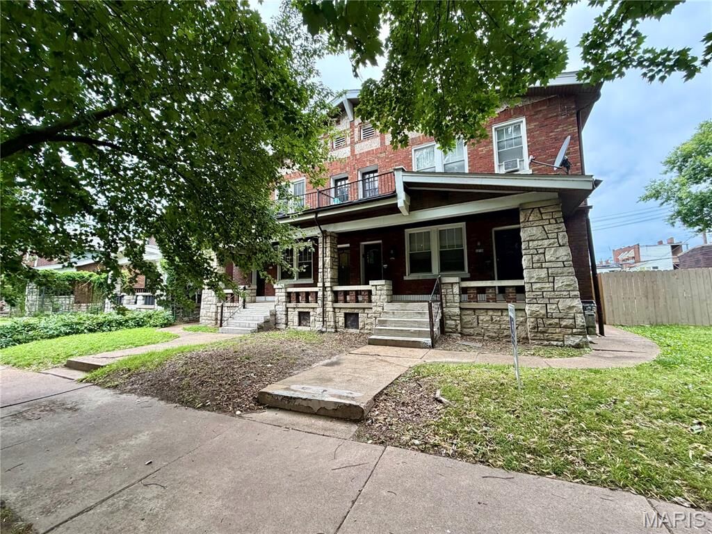 Property Photo: 5215-5217 S Broadway MO 63111
