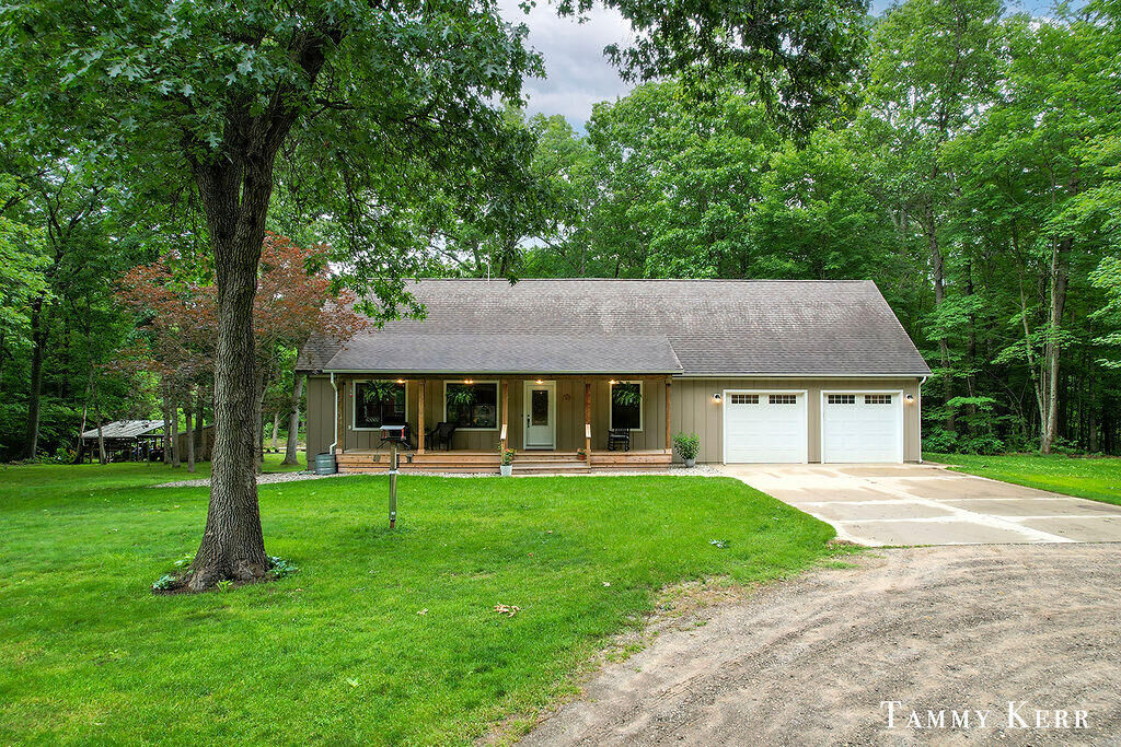 Property Photo:  2535 52nd Street  MI 49408 