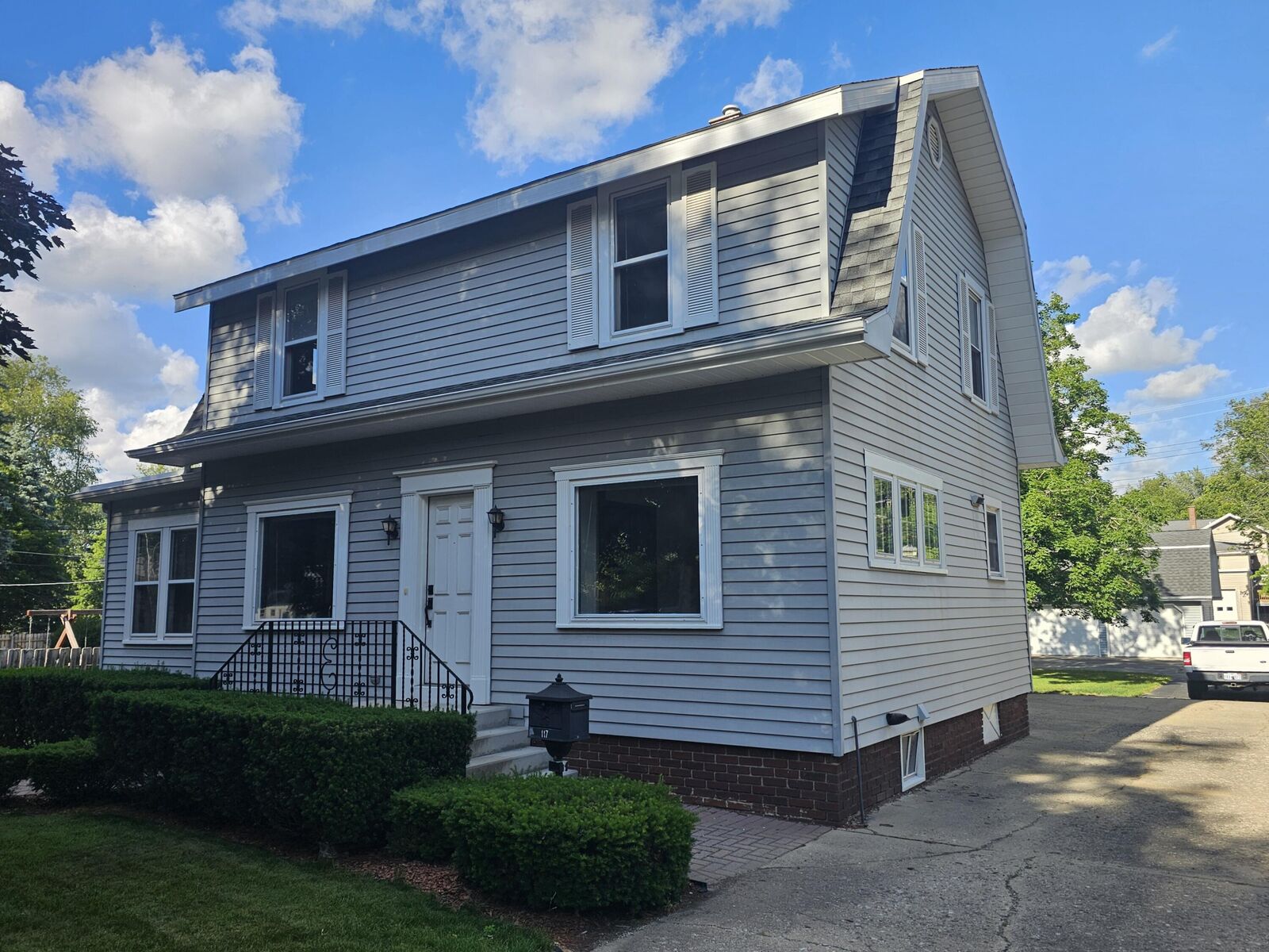 Property Photo: 117 S West MI 49242