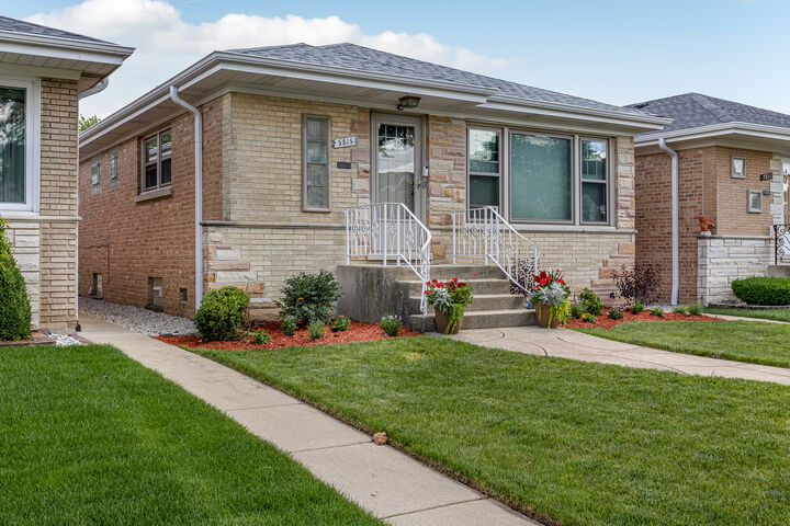 Property Photo:  5815 N Oketo Avenue  IL 60631 