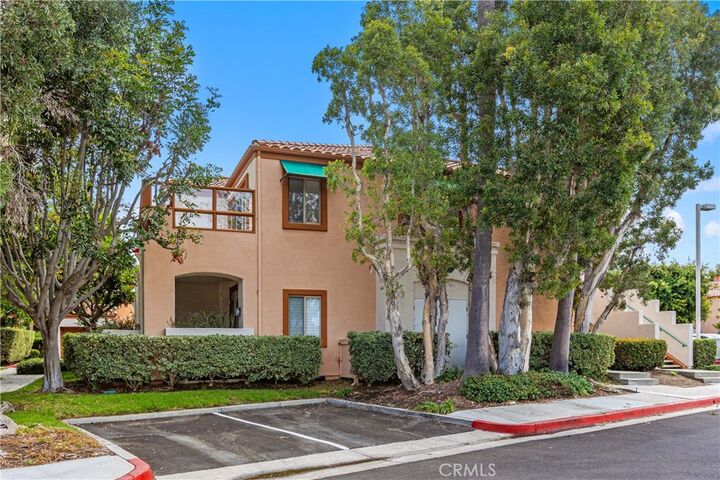 Property Photo:  372 Villa Point Drive  CA 92660 