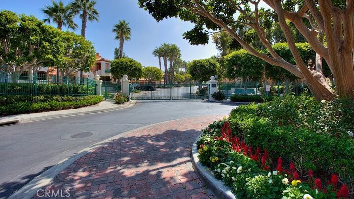 Property Photo:  372 Villa Point Drive  CA 92660 