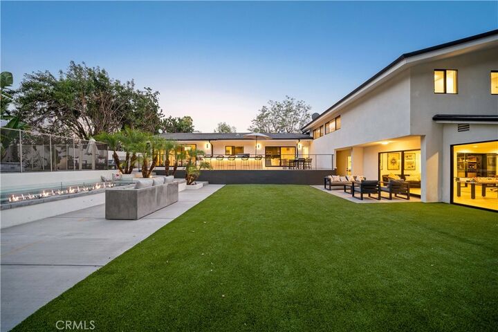Property Photo: 5265 Del Moreno Drive CA 91364