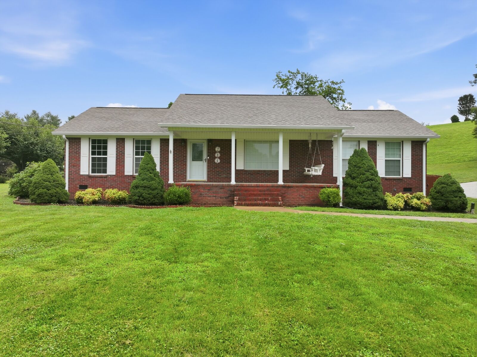 Property Photo:  700 Sleepy Hollow Rd  TN 38478 