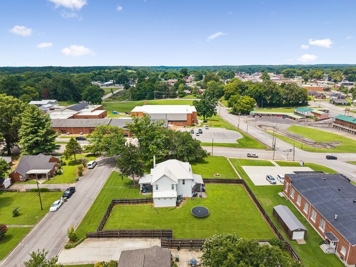 Property Photo: 106 Lafayette Ave TN 38464