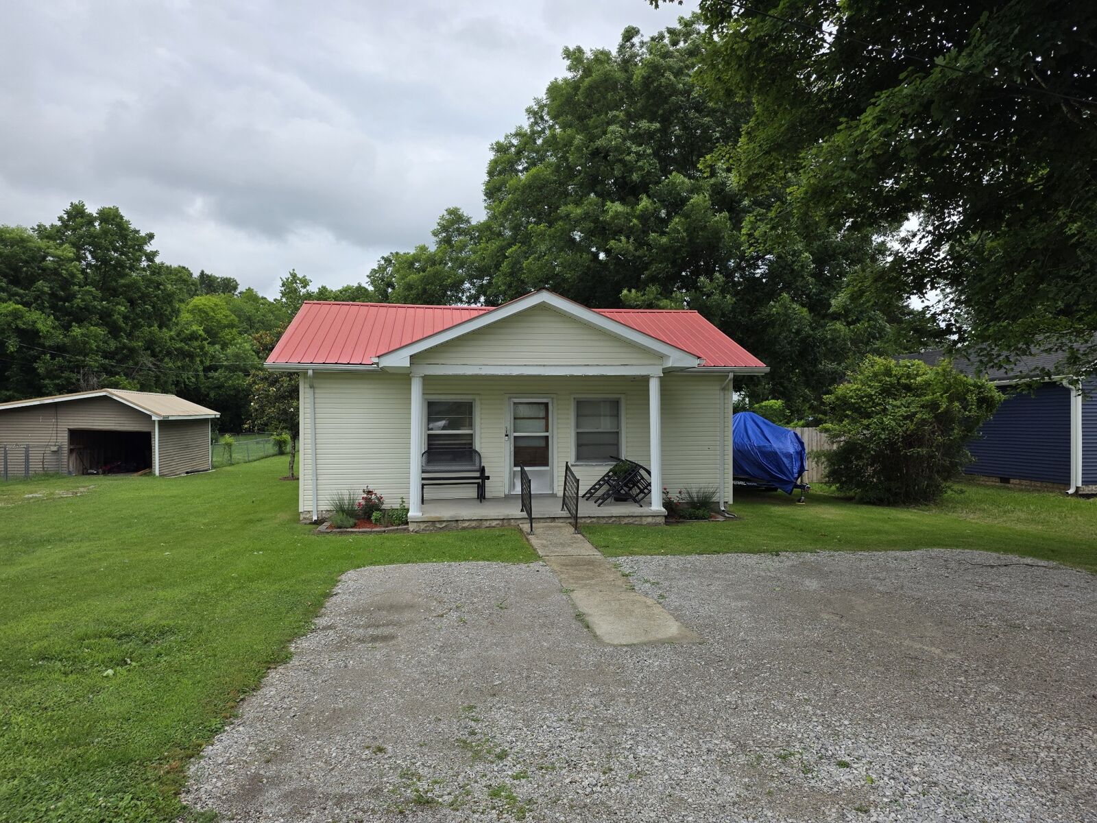 Property Photo:  206 N Eddie St  TN 37388 