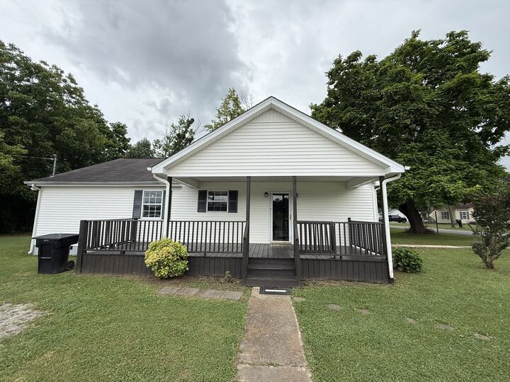 Property Photo:  514 E Hogan St  TN 37388 