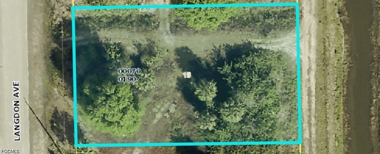 Property Photo:  6028 Langdon Avenue  FL 33905 