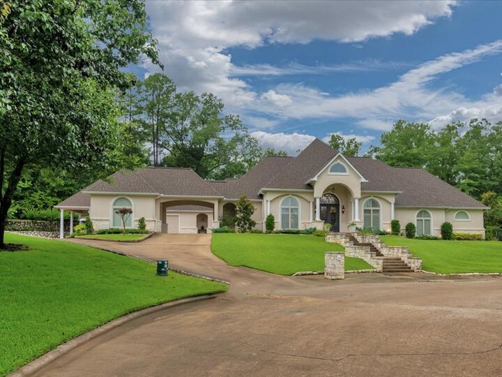 Property Photo:  1402 Boxwood Court  TX 75904 