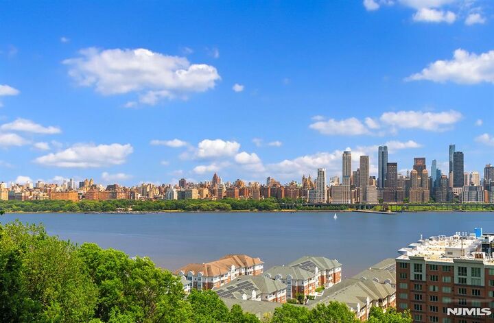 Property Photo:  6050 Boulevard East 4C  NJ 07093 