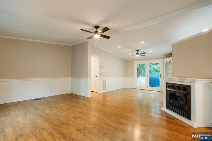 Property Photo:  7 New Myrtle Drive  NJ 07827 