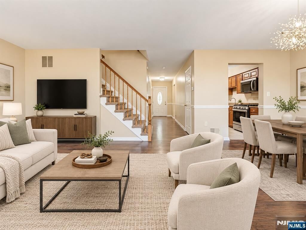 Property Photo:  7 Sloop Square  NJ 07728 