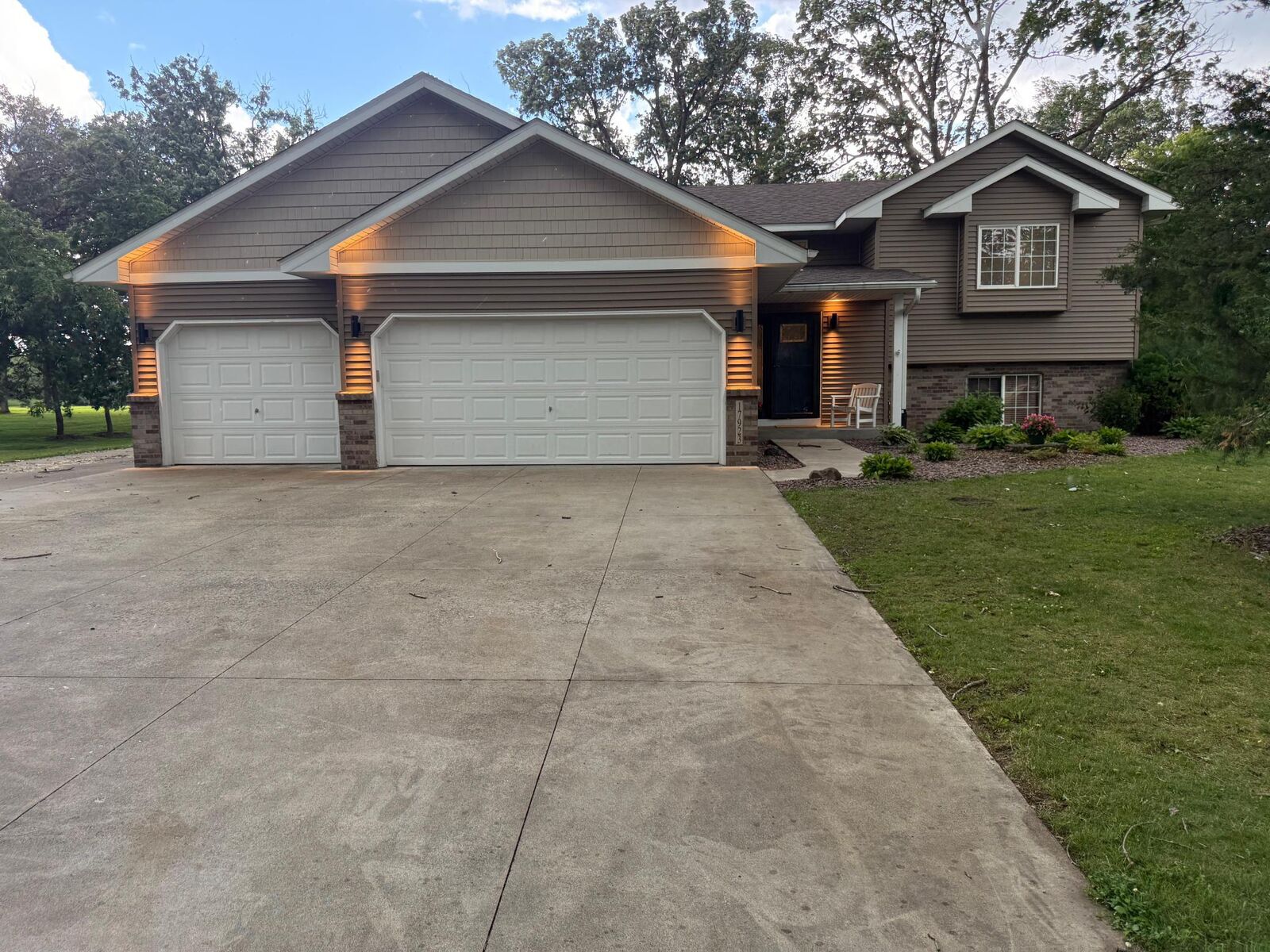 Property Photo: 17923 227th Avenue NW MN 55309
