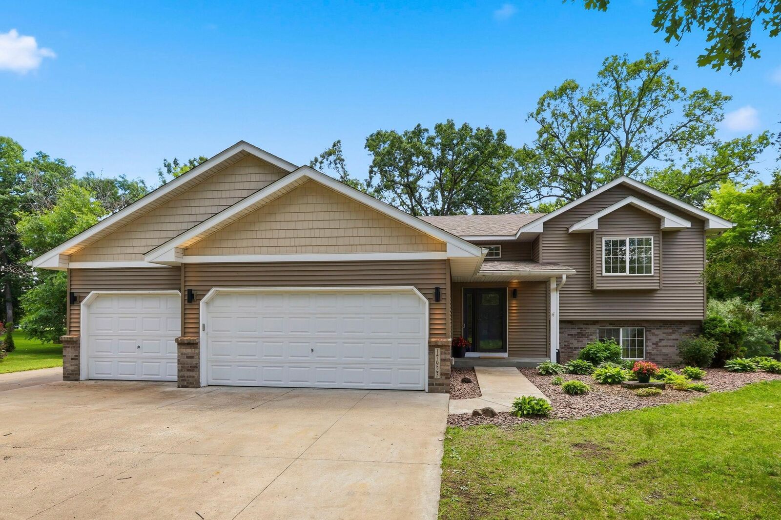 Property Photo:  17923 227th Avenue NW  MN 55309 
